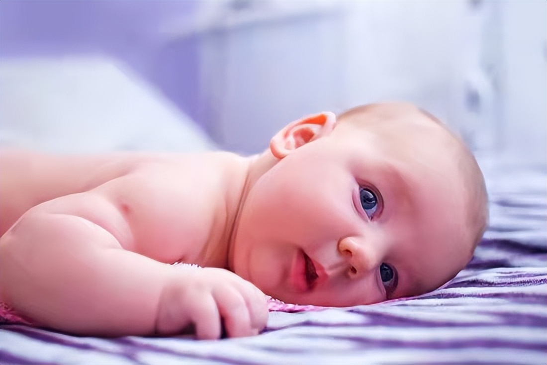 喂母乳還是配方奶粉？原來差別這么大